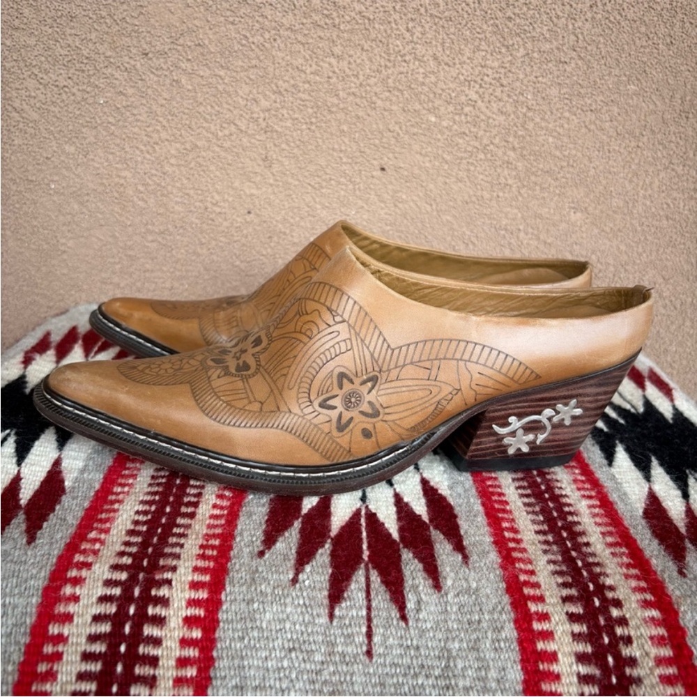 Stetson: Camel Embossed Leather Western Mule: Size 10 - Picture 3 of 9